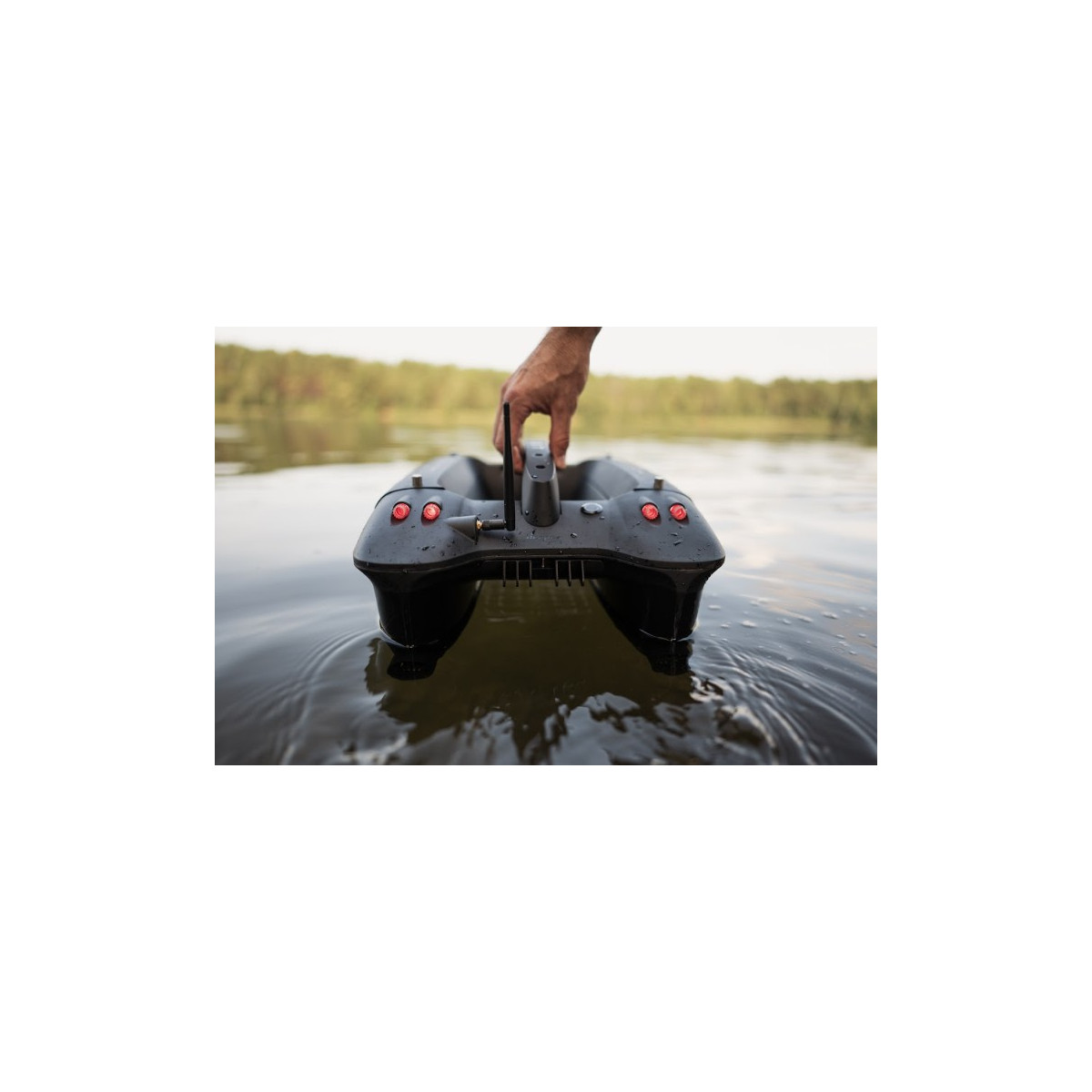 lodka-zanetowa-deeper-quest-baitboat-deeper lodka-zanetowa-deeper-quest-baitboat-deeper