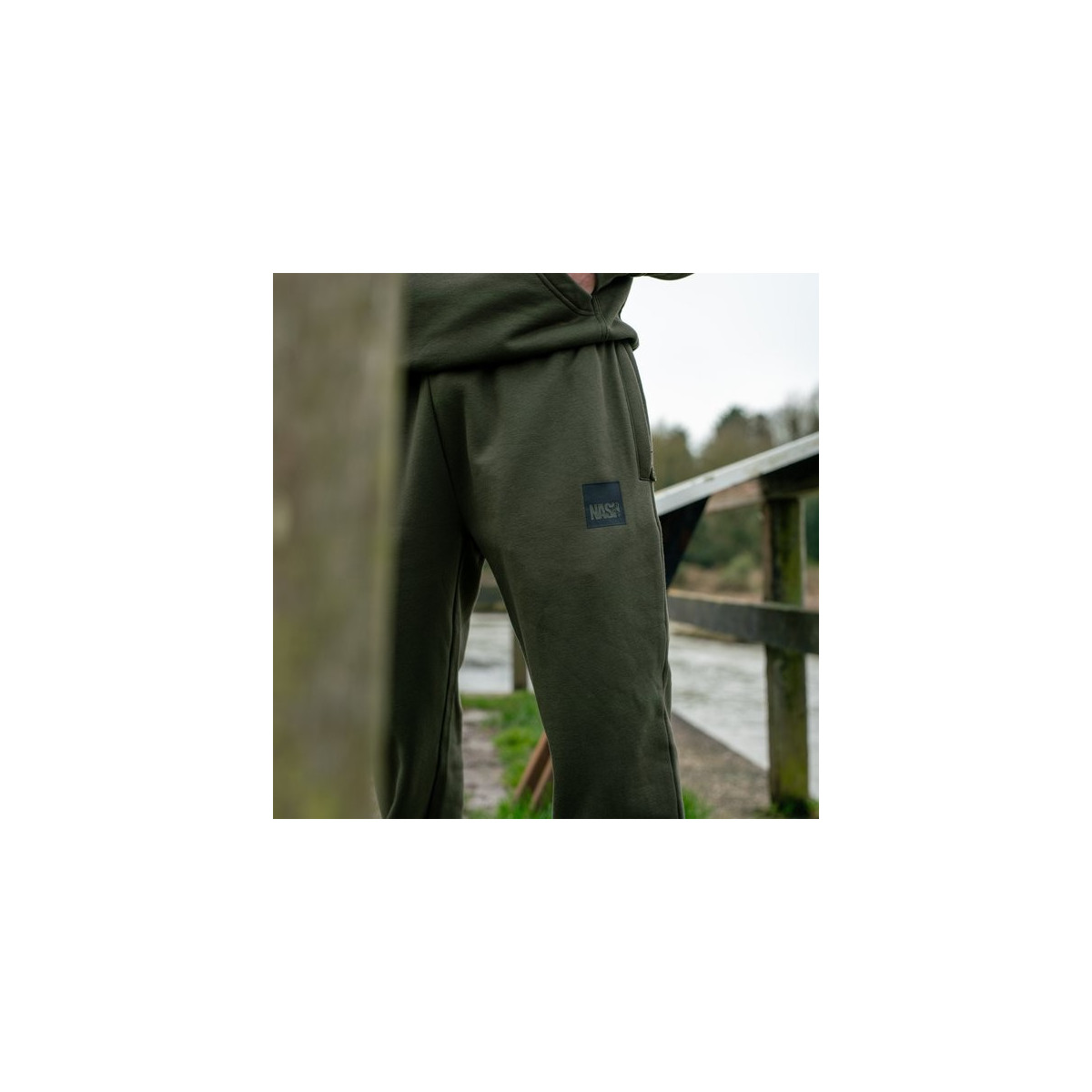 spodnie-make-it-happen-joggers-box-logo-green-nash
