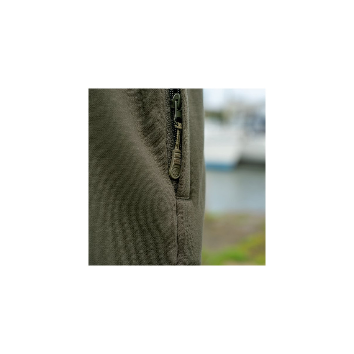 spodnie-make-it-happen-joggers-box-logo-green-nash