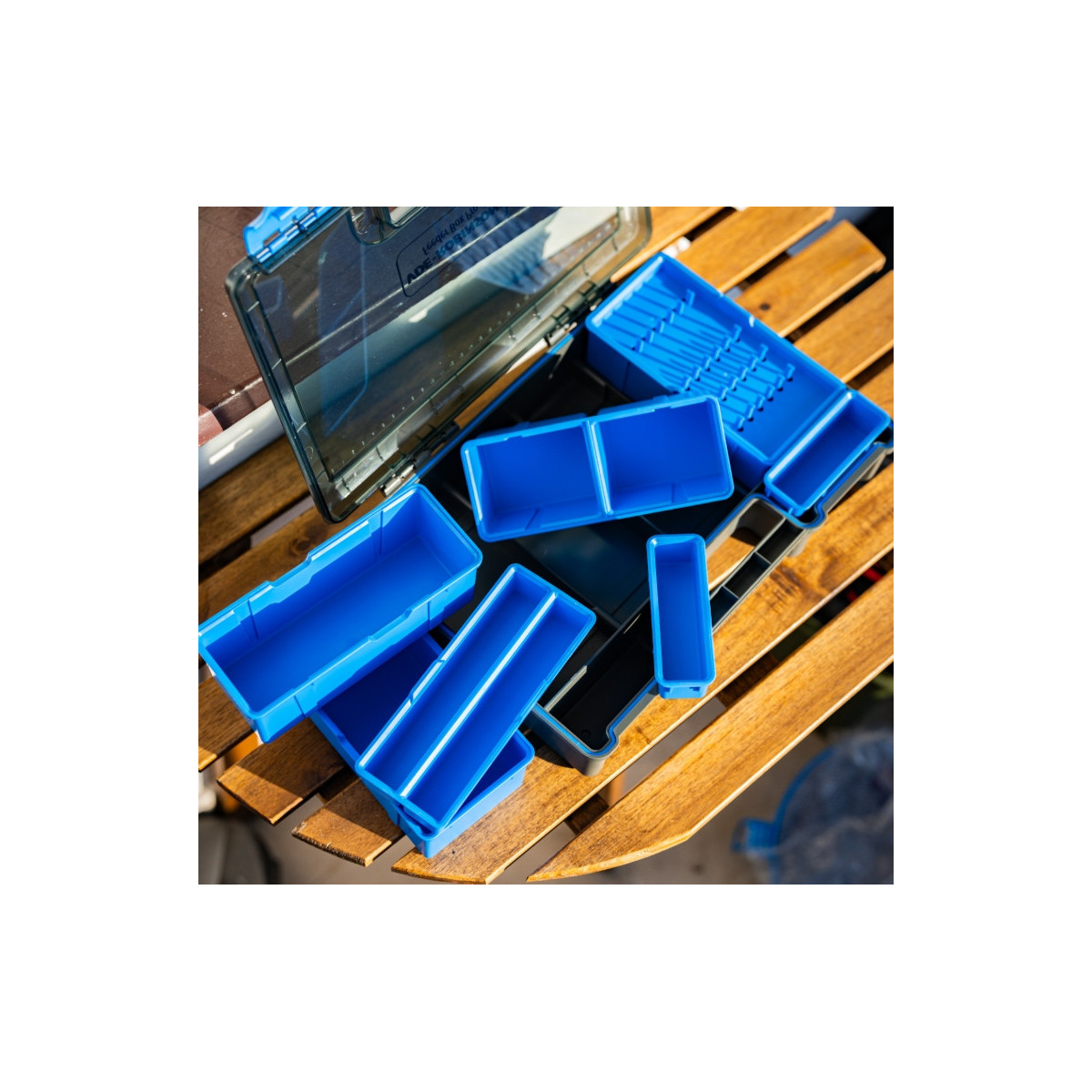 Organizer VDE-Robinson Feeder Box Pro 35x22x7cm Organizer VDE-Robinson Feeder Box Pro 35x22x7cm
