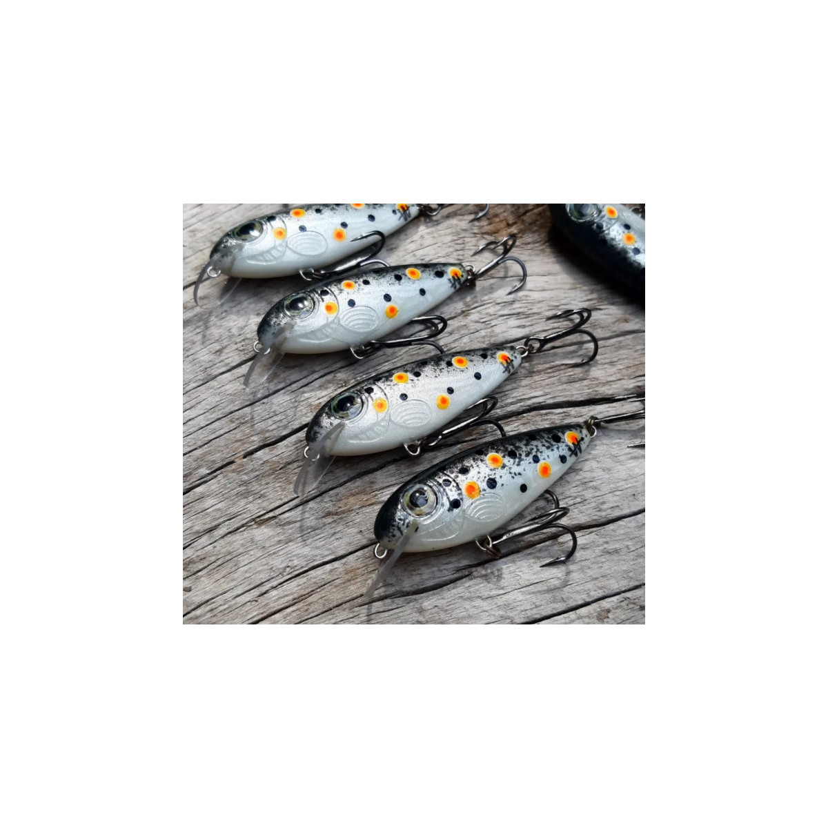 Wobler Woblerski Dzierzba 4cm PŁYWAJĄCY - SP Wobler Woblerski Dzierzba 4cm PŁYWAJĄCY - SP