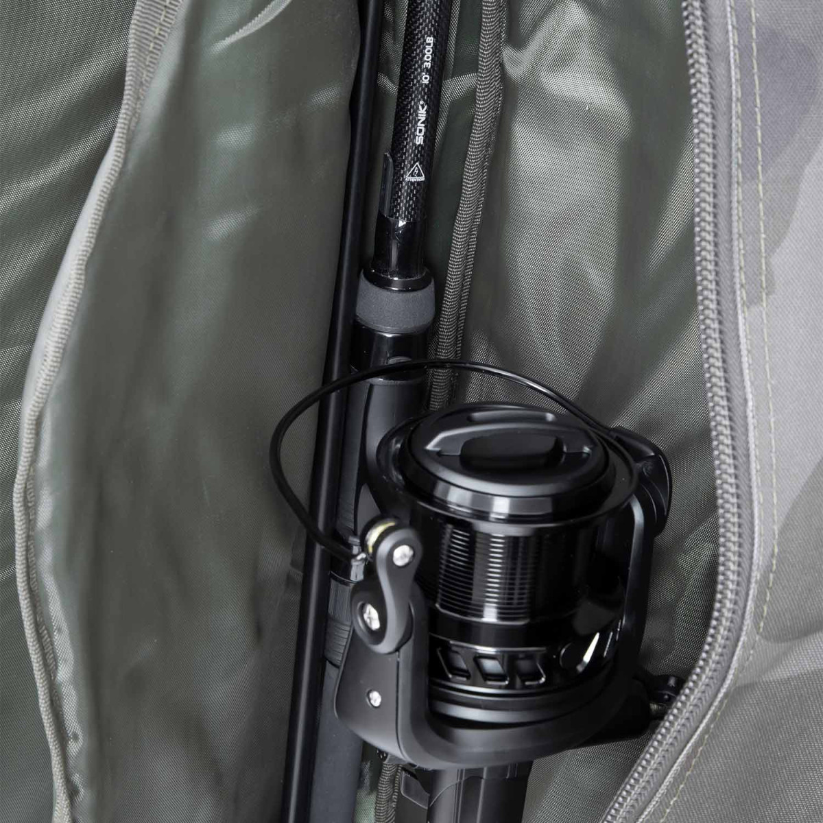 Pokrowiec Sonik BANK-TEK 3 ROD COMPACT SLEEVE 12FT Pokrowiec Sonik BANK-TEK 3 ROD COMPACT SLEEVE 12FT