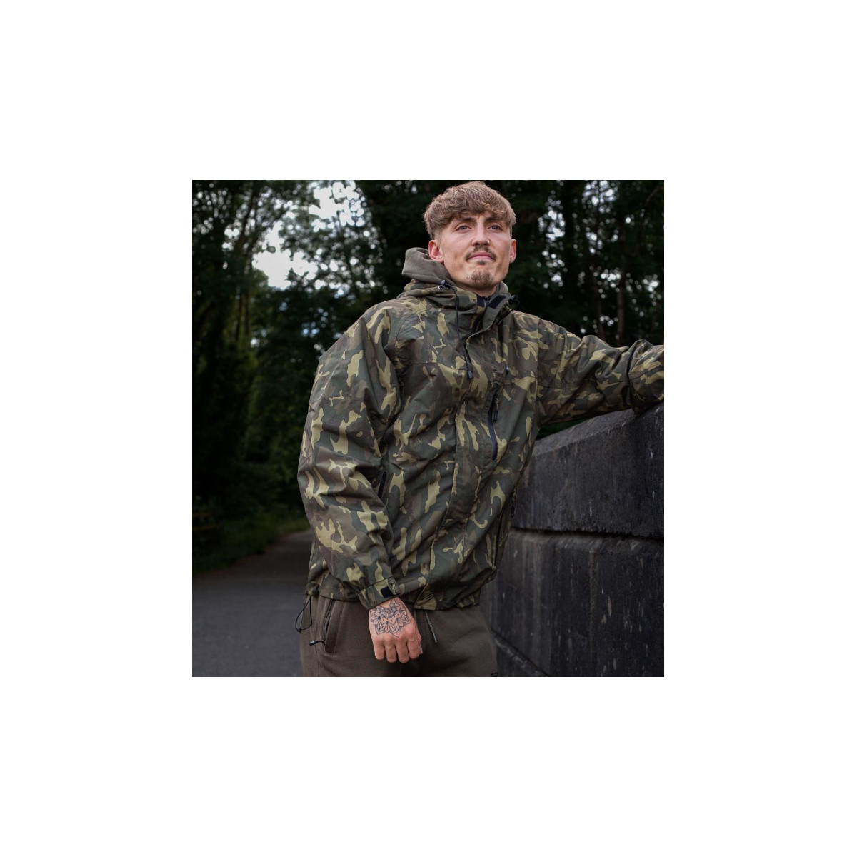 Kurtka SONIK LIGHTWEIGHT JACKET roz.L - CAMO Kurtka SONIK LIGHTWEIGHT JACKET roz.L - CAMO