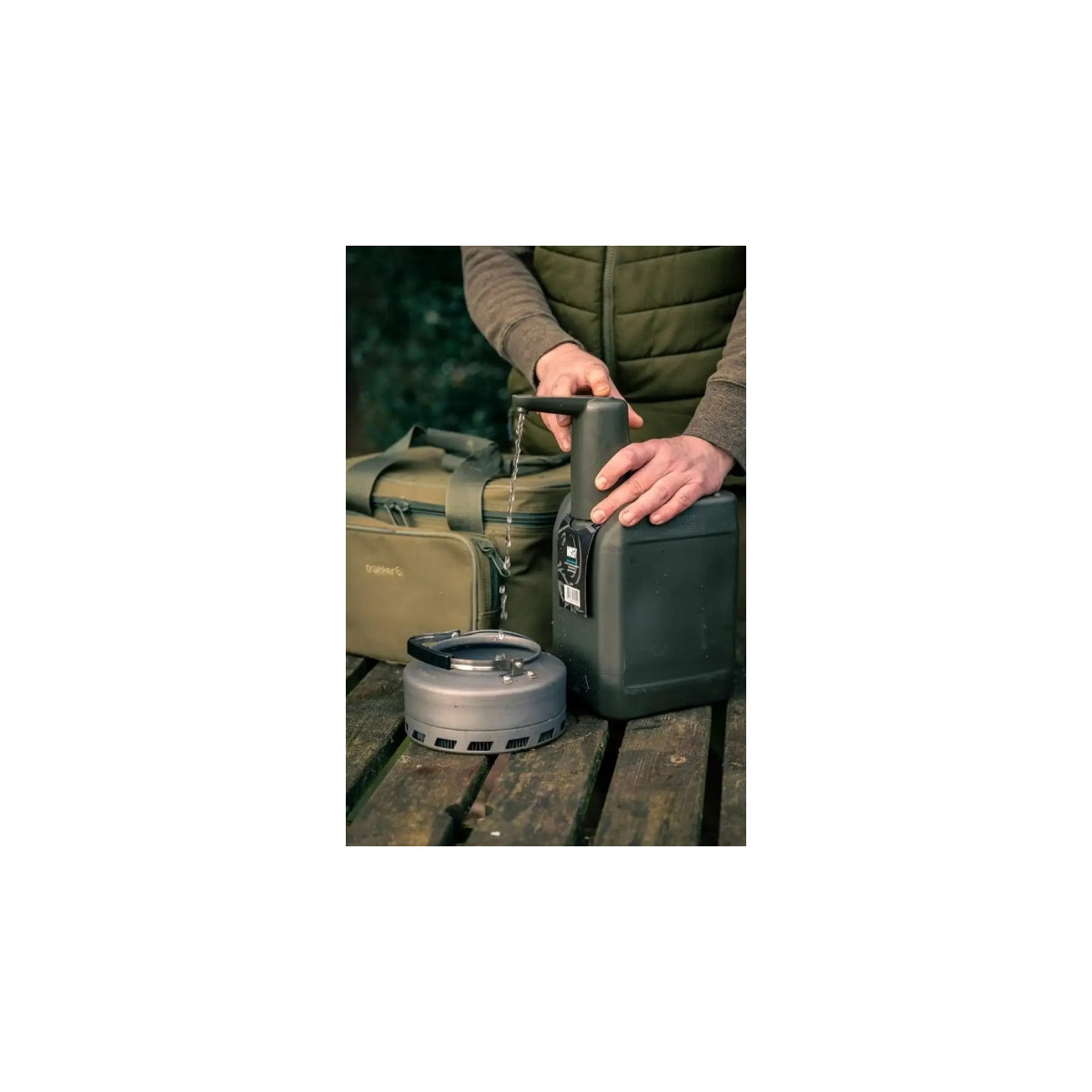 Kran biwakowy z wewnętrznym zasilaniem Trakker PowerFlo Tap