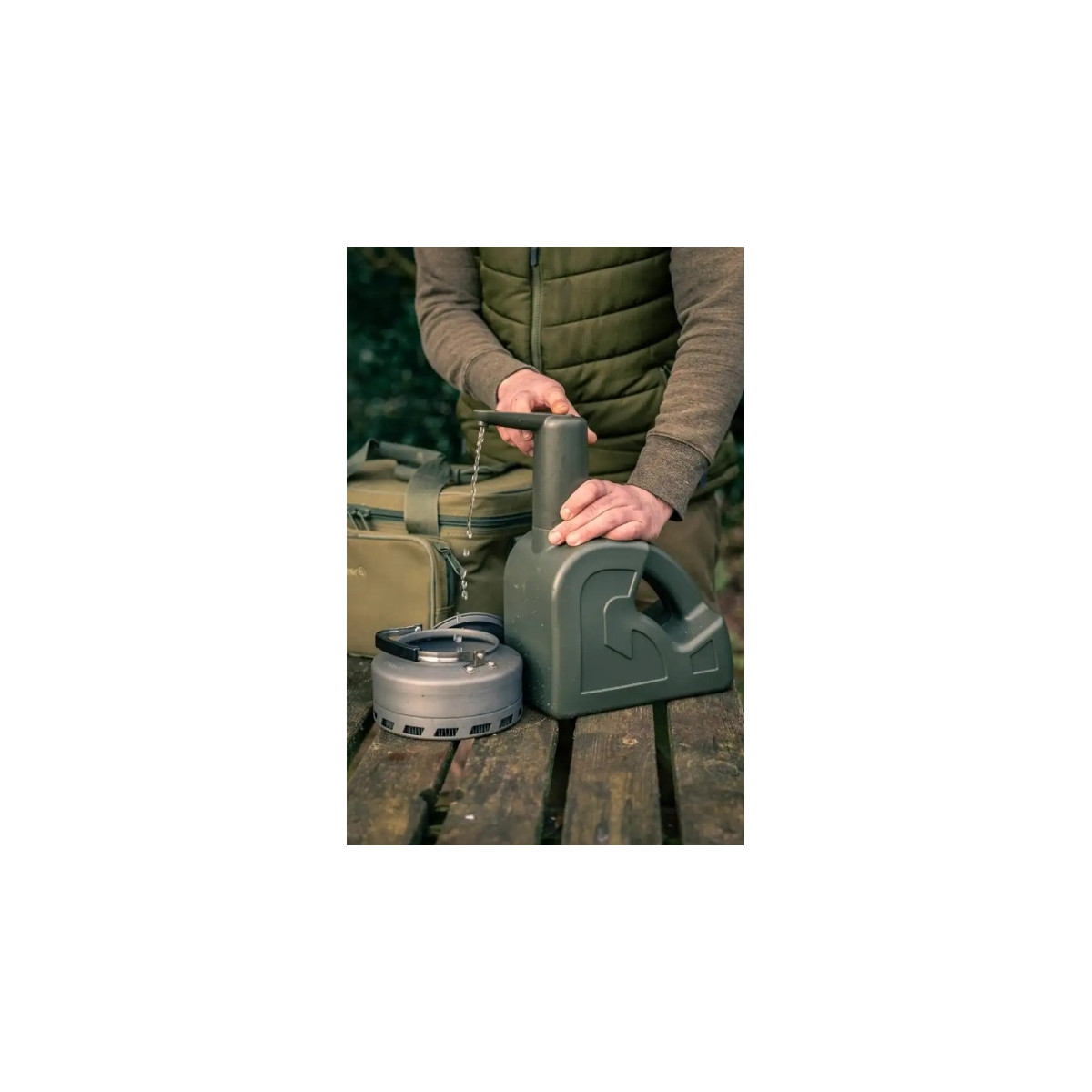 Kran biwakowy z wewnętrznym zasilaniem Trakker PowerFlo Tap